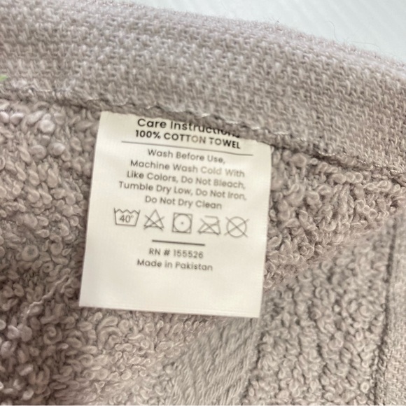 Luxurious Bath Bomb Gray Washcloth Gray and White Body Scrubby Gift Basket Set - Picture 7 of 8